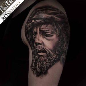 meilleur-tatoueur-paris-la-bete-humaine-tatouage-jesus_2