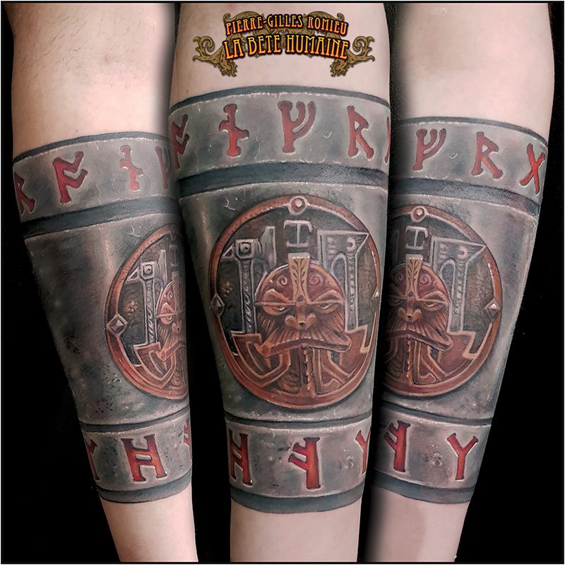 meilleur-tatoueur-paris-pierre-gilles-romieu-tatouage-bracelet-acier-nain-warhammer-tattoo