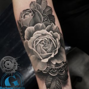 meilleur-salon-tatouage-paris-la-bete-humaine-tattoo-fleur_5