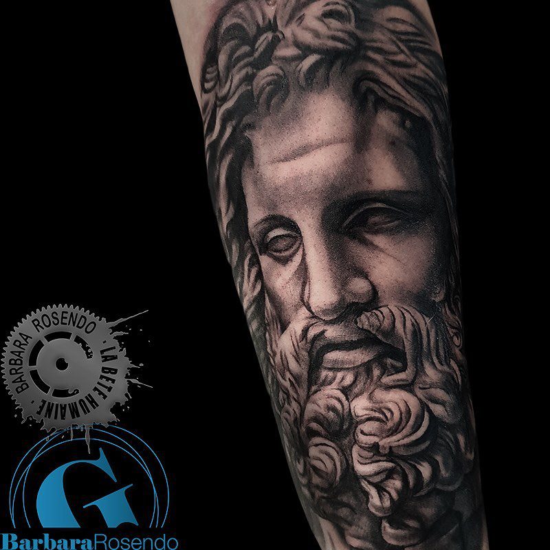 meilleure-tatoueuse-paris-barbara-rosendo-tatouage-zeus-tattoo