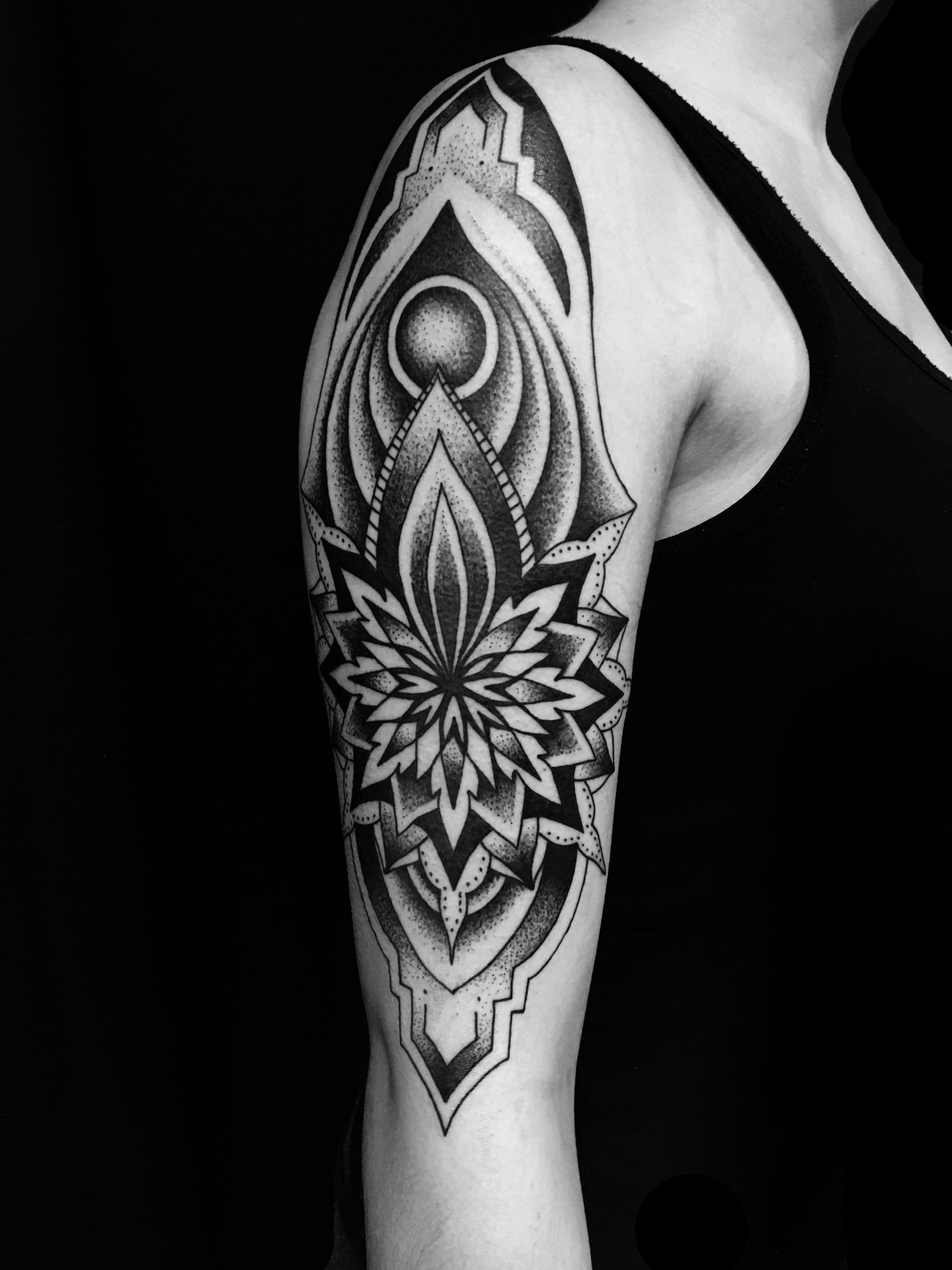 baybay-blondy-tatoueuse-studio-tatouage-paris-bete-humaine