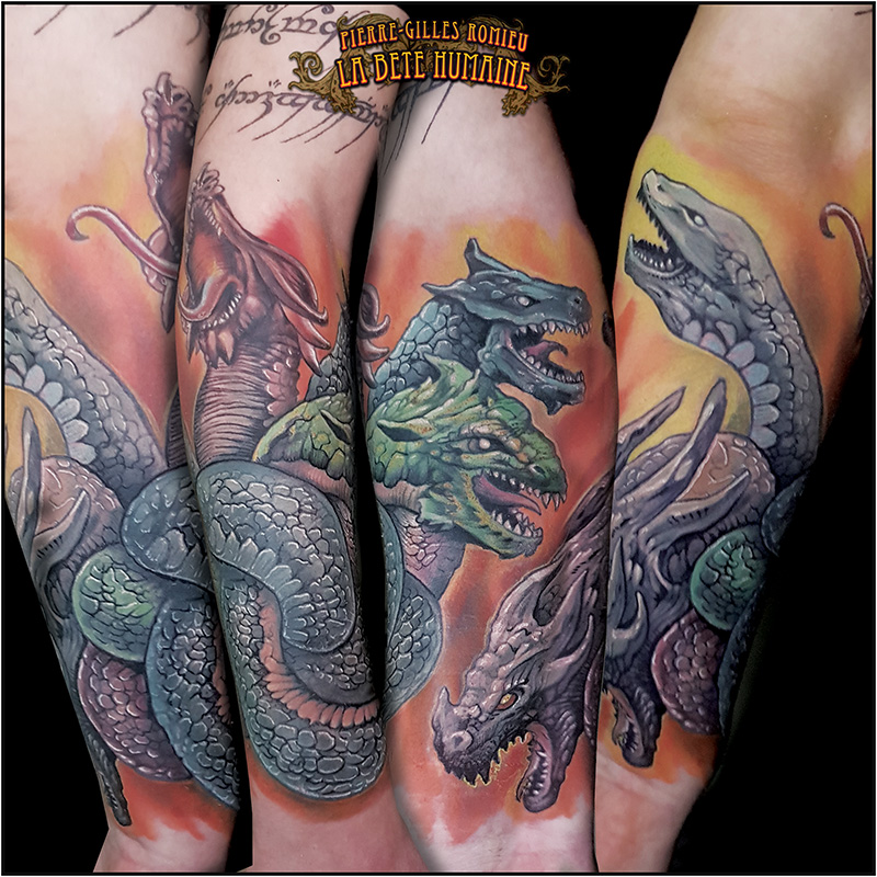 meilleur-tatoueur-paris-pierre-gilles-romieu-tatouage-noeud-dragons-couleurs-tattoo