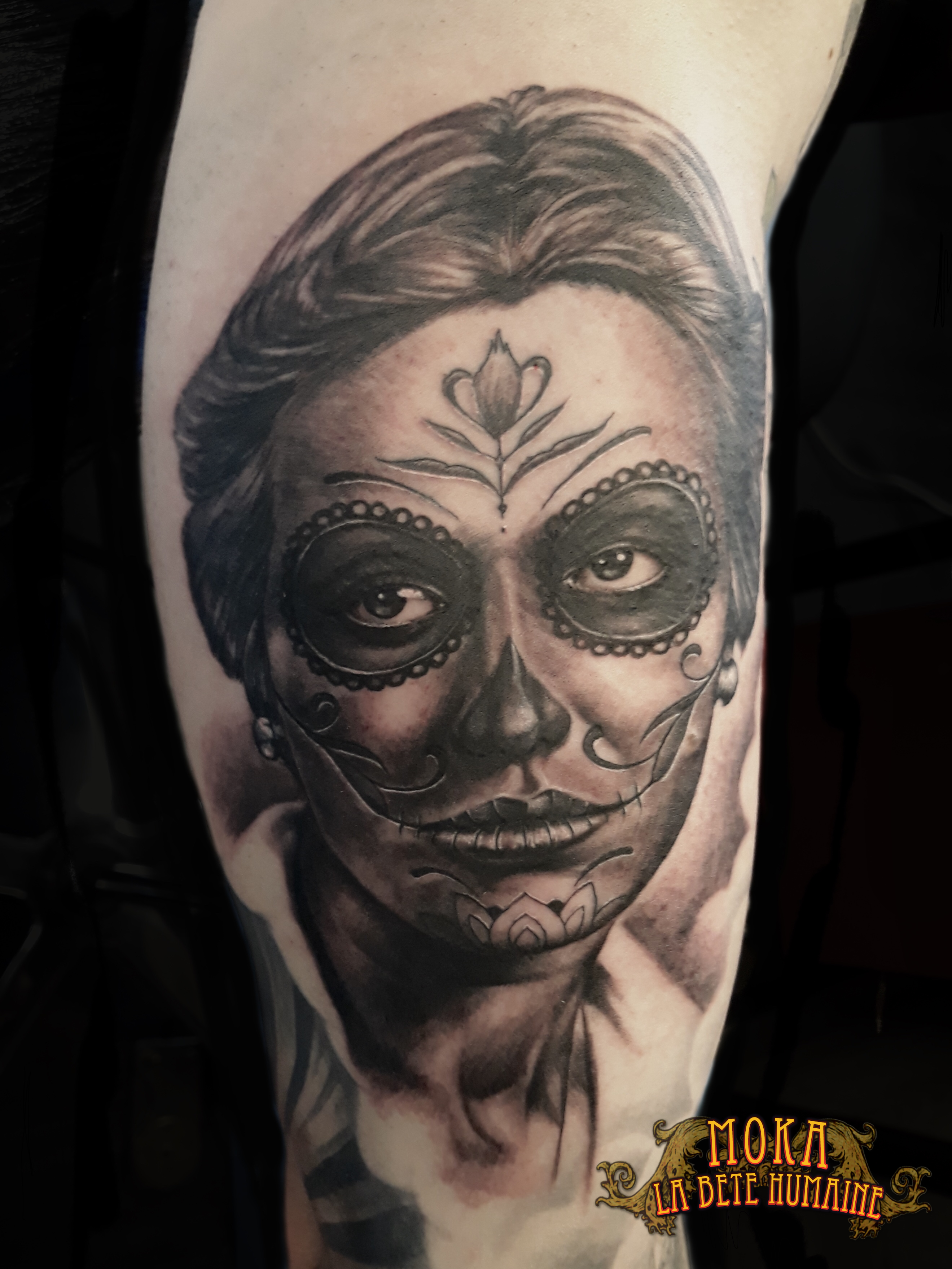 moka-tatoueur-paris-realiste-style-realisme-tatouage-tattoo-catrina-fleur