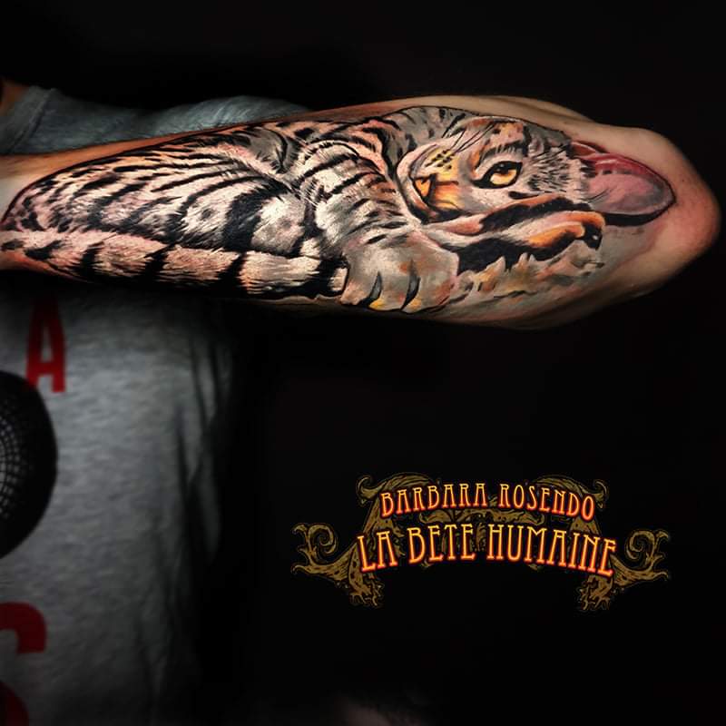 meilleure-tatoueuse-paris-barbara-rosendo-tatouage-tattoo-felin-avant-bras