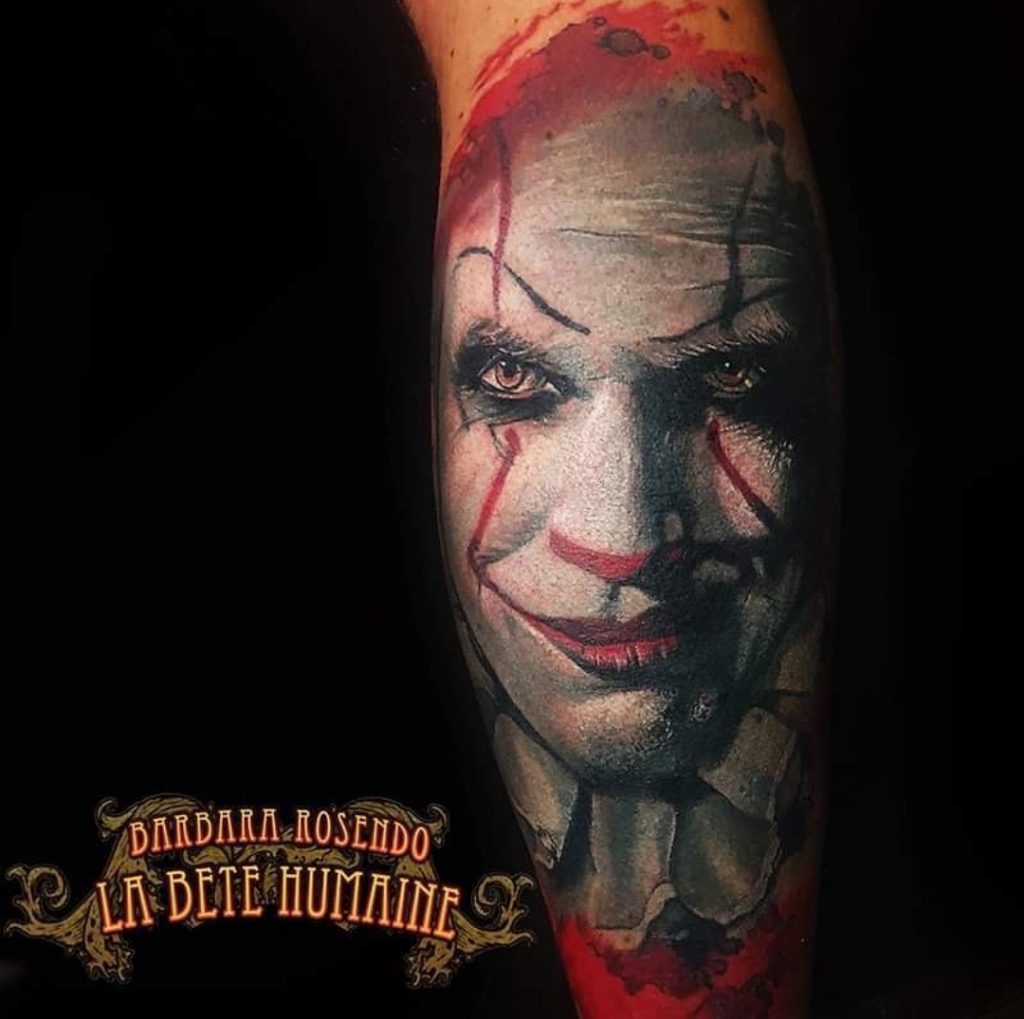 meilleure-tatoueuse-paris-barbara-rosendo-tatouage-tattoo-portrait-clown-realiste