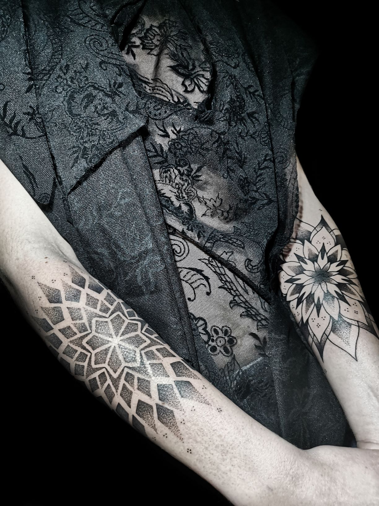 9-tatoueuse-guest-paris-baybay-blondy-tatouage-tattoo-mandalas