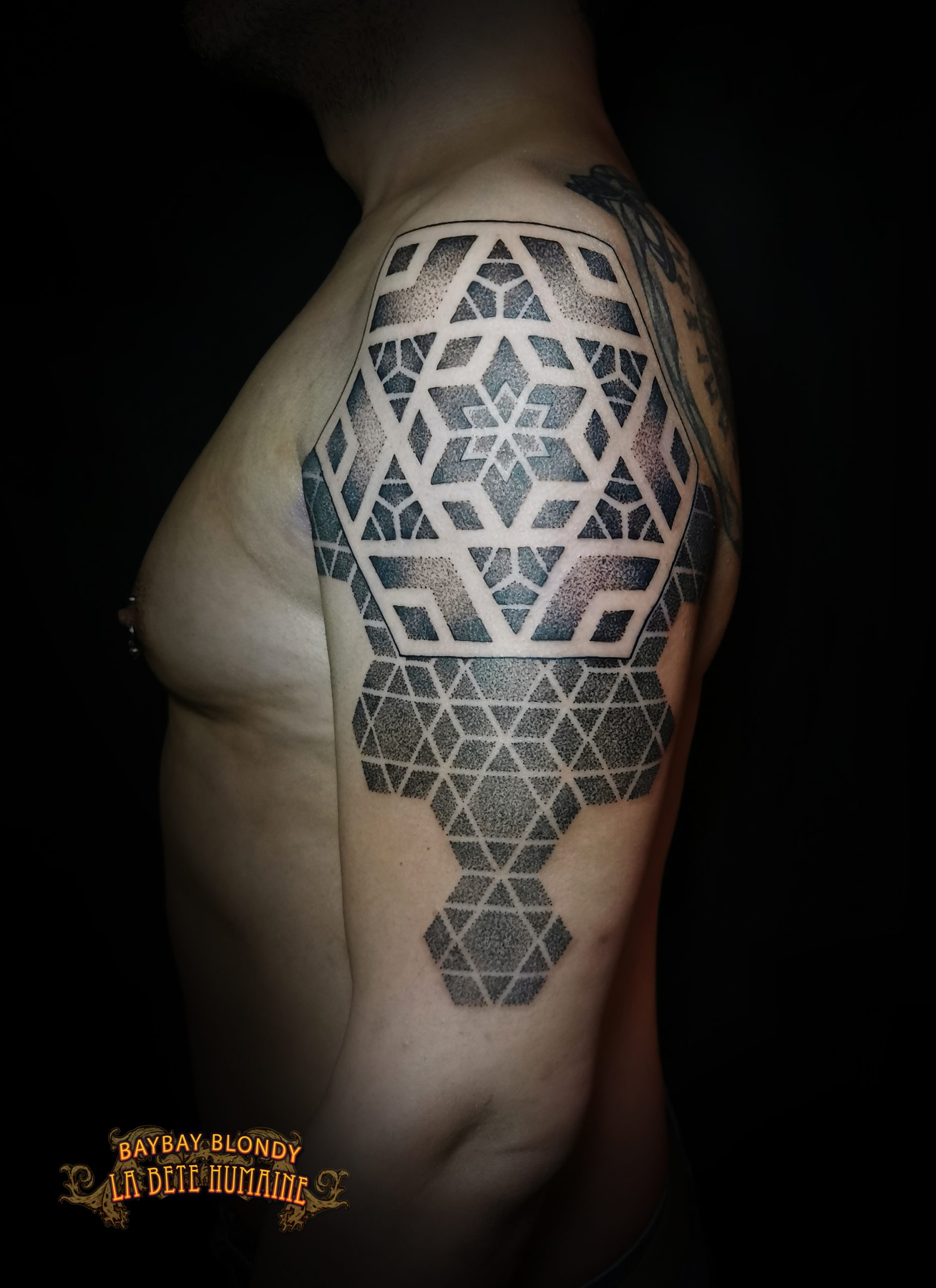 baybay-blondy-tatouage-tattoo-formes-geometriques