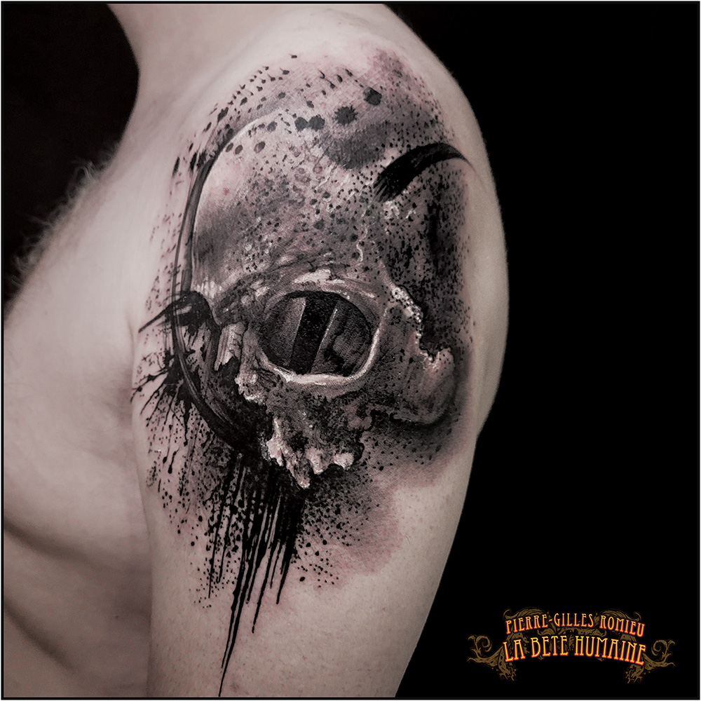 meilleur-tatoueur-paris-pierre-gilles-romieu-tatouage-tattoo-crane-skull-graphique
