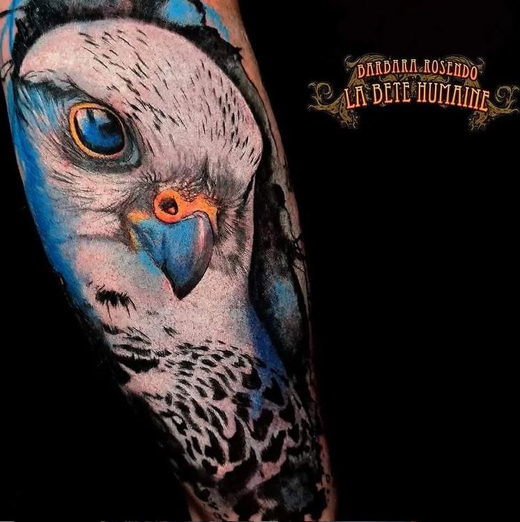 meilleure-tatoueuse-paris-barbara-rosendo-tatouage-tattoo-rapace-bleu