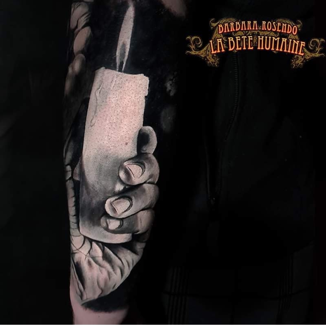 meilleure-tatoueuse-paris-barbara-rosendo-tatouage-tattoo-bougie-main