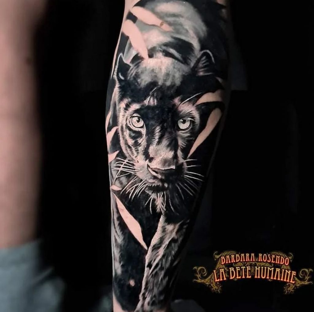 meilleure-tatoueuse-paris-barbara-rosendo-tatouage-tattoo-panthere-realiste