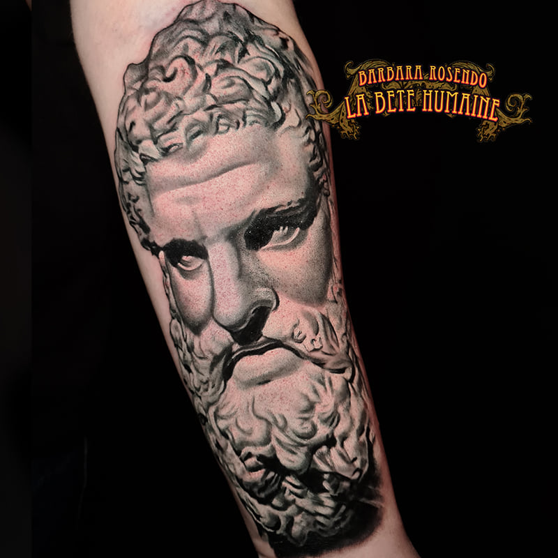 meilleure-tatoueuse-paris-barbara-rosendo-tatouage-tattoo-portrait-statue-barbe