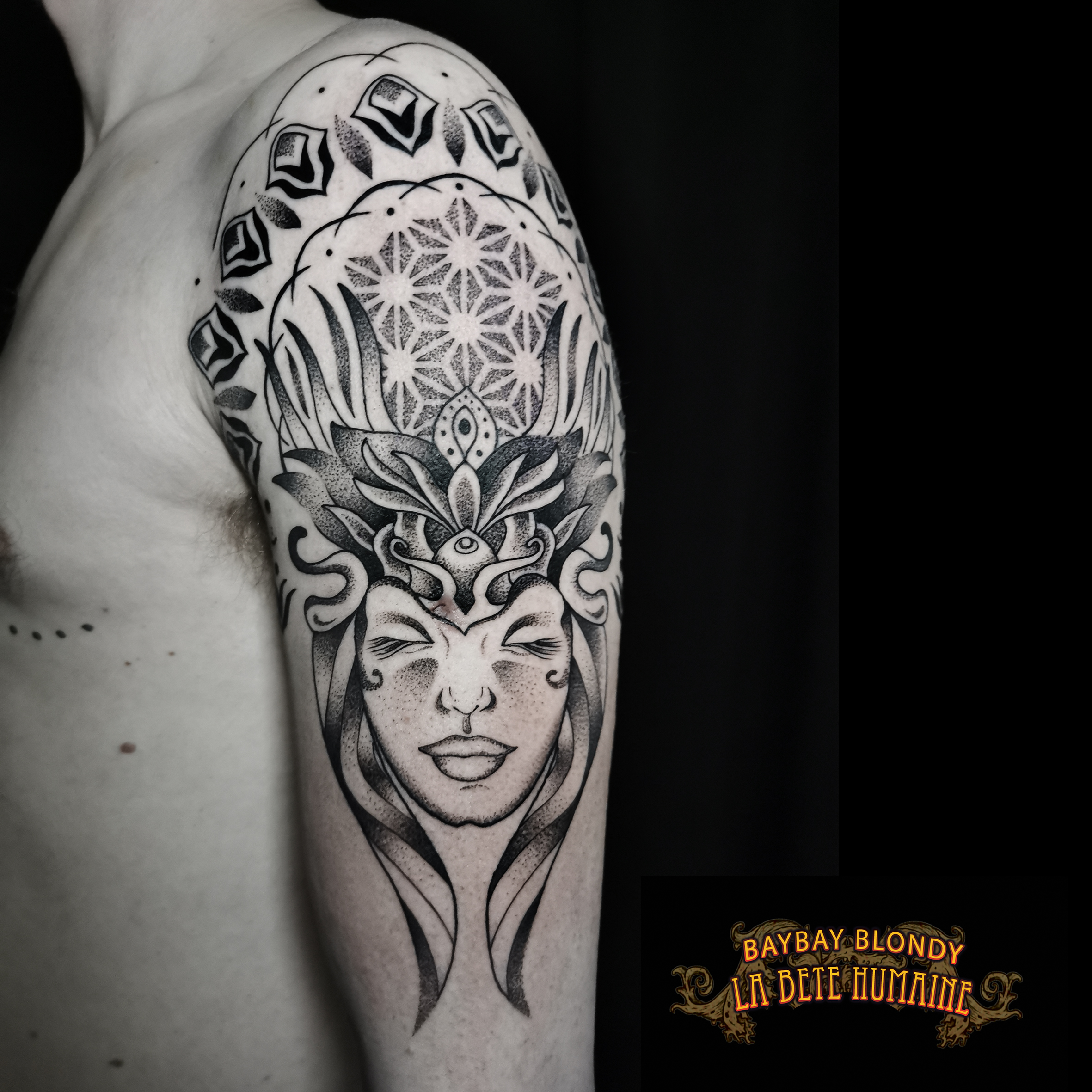 tatoueuse-guest-paris-baybay-blondy-tatouage-tattoo-portrait-dotwork