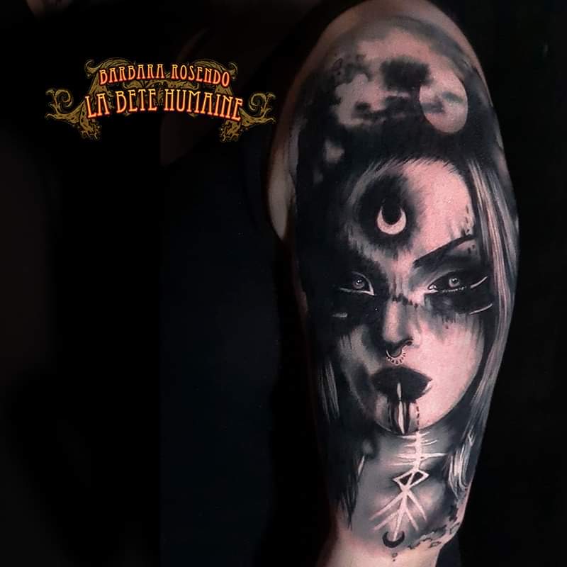 Barbara Rosendo, tatoueuse à Paris - Portrait de femme au clair de lune