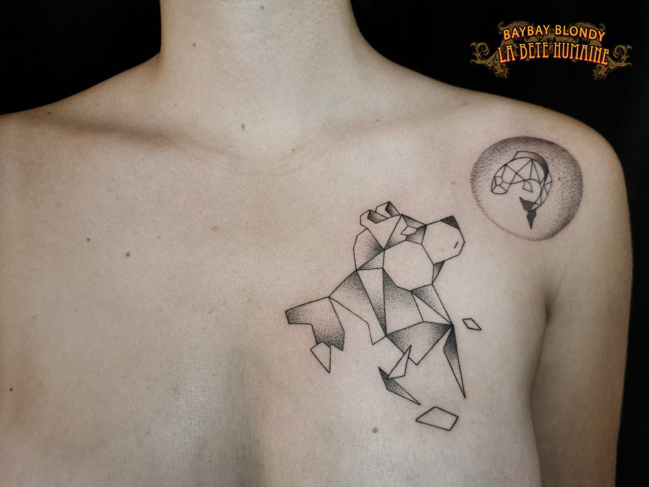 Baybay Blondy, tatoueuse guest à Paris - Petits ours et poisson géométriques