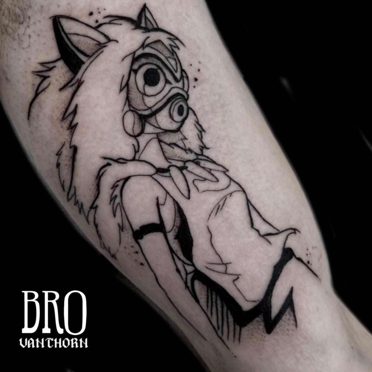Bro Vanthorn, tatoueur à Paris - Princesse Mononoké en plan américain