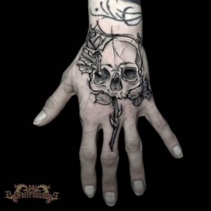 bete-humaine-tattoo-artist-paris-hands-fingers_5