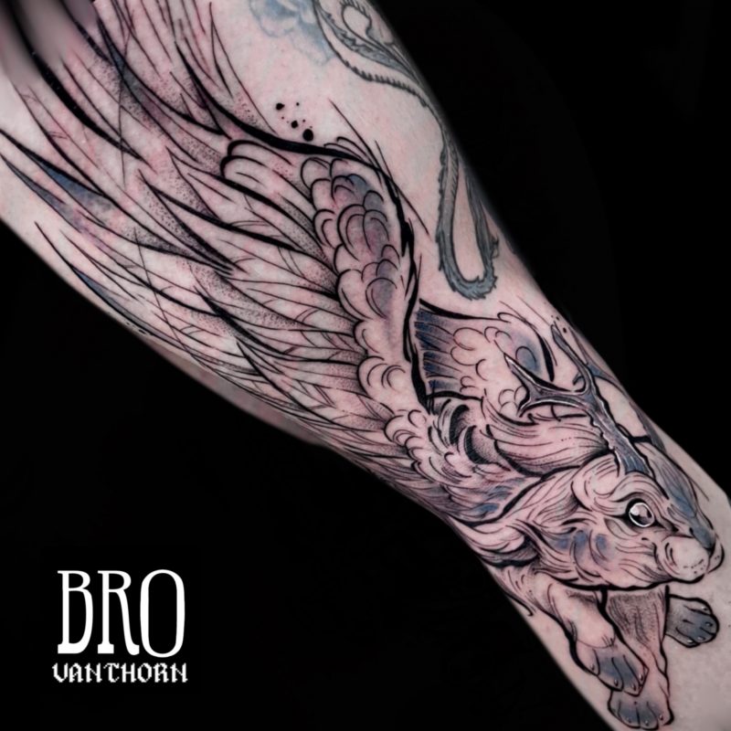 Créature hybride tatouée façon sketchy par Bro Vanthorn