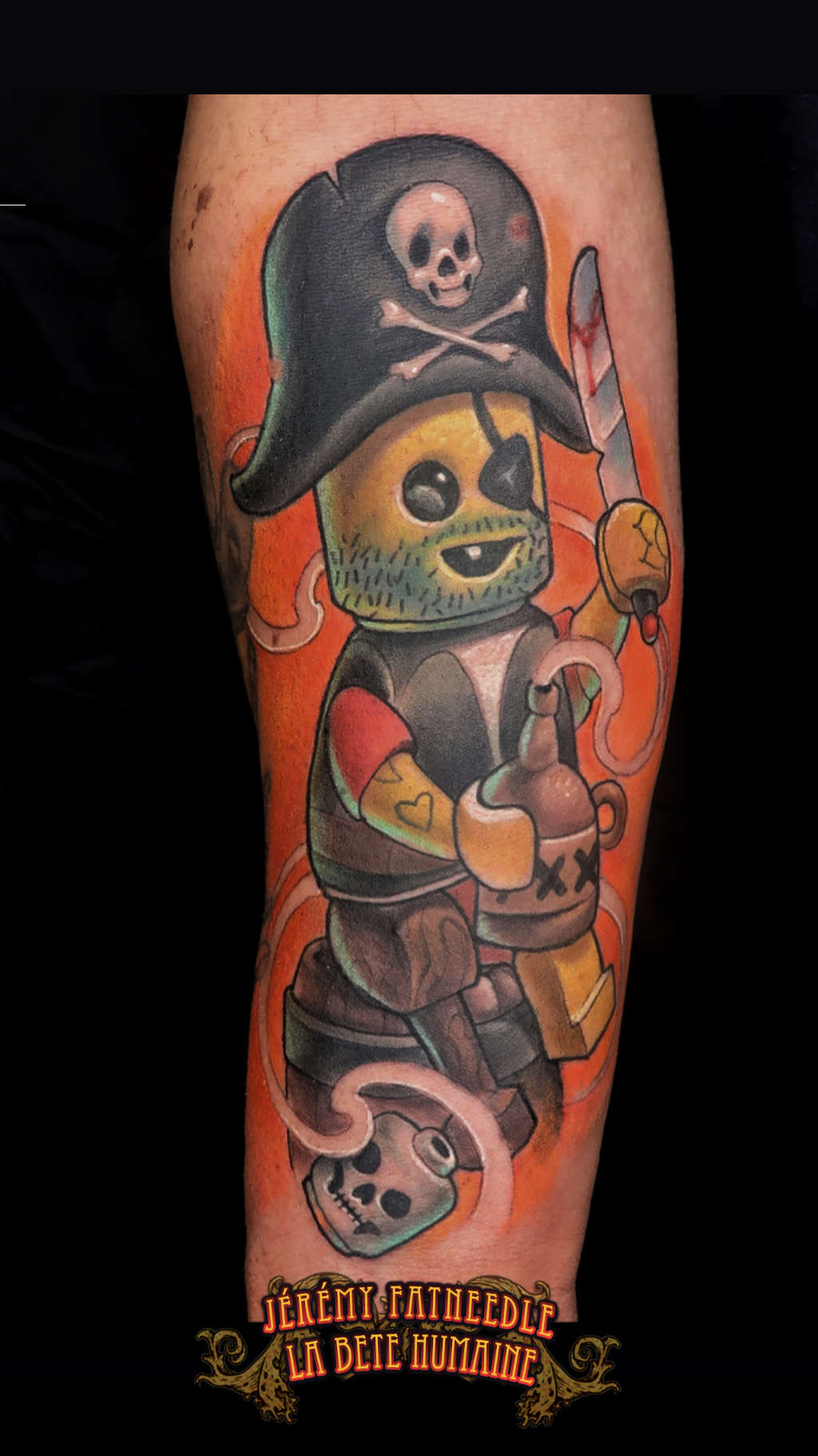 Figurine Lego pirate new school tatouée par Jérémy Fatneedle