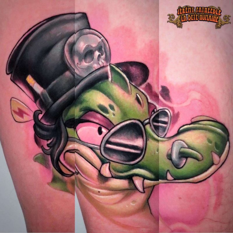 Caïman new school à chapeau haut-de-forme tatoué par Jérémy Fatneedle